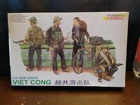 3304 Viet Cong 1/35,  Dragon. 
