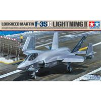 61127, f-35C Lightning II, 1/48, Tamiya. 61127, f-35C Lightning II, 1/48, Tamiya.