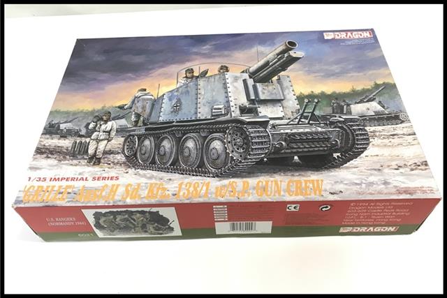 9004, 'Grille' Ausf.H Sd. Kfz. 138/1 w/S.P. Gun Crew, 1/35, Dragon