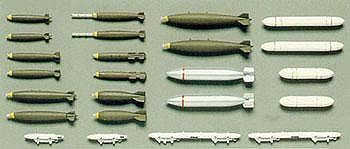 35001 Aircraft Weapons:I(U.S. Bombs & Rocket Launchers), 1/72, Hasegawa.